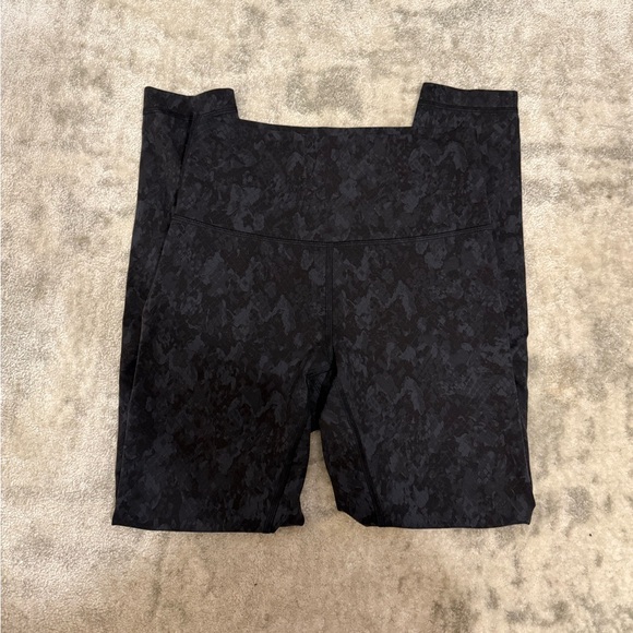 Lululemon Wunder Train 25inch - Picture 3 of 3